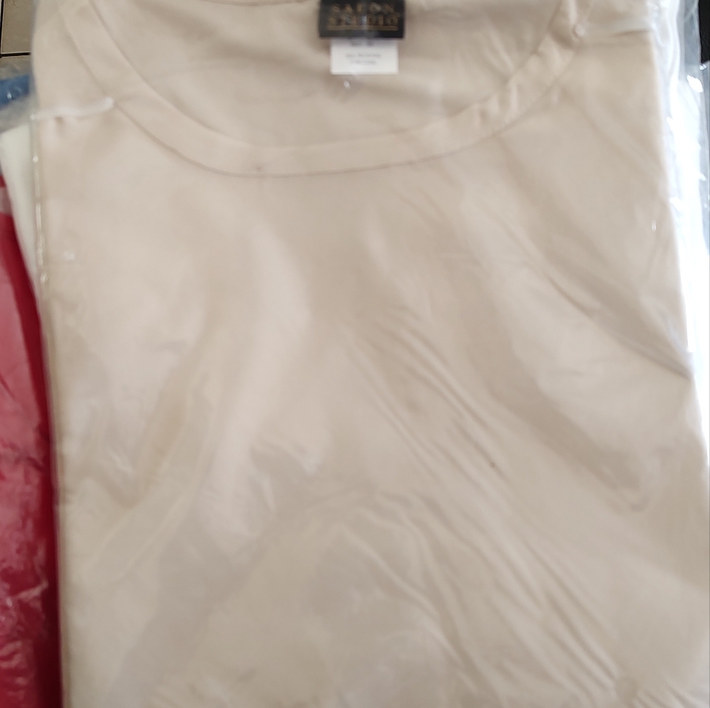 3x salon studio tank top